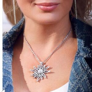 NWT - PARK LANE Park Lane SOLARA Sunburst Crystal Necklace – Silver Tone